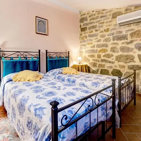 Fratticciola Sleeps 26 Pool Air Con Wifi *
